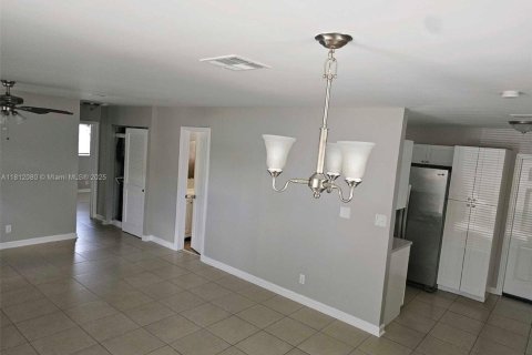 House in Margate, Florida 3 bedrooms, 105.91 sq.m. № 1756748 - photo 4