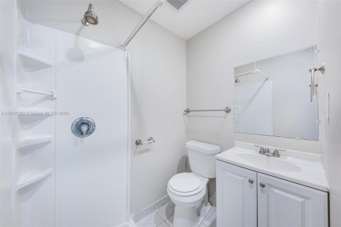 House in Margate, Florida 3 bedrooms, 105.91 sq.m. № 1756748 - photo 21