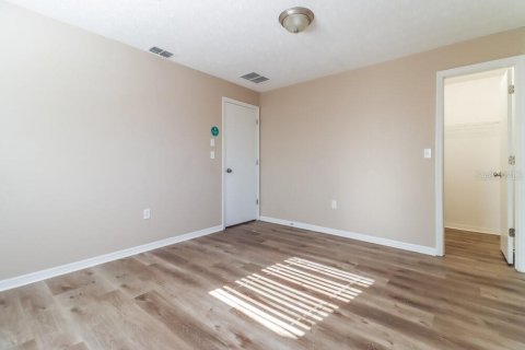 House in New Port Richey, Florida 2 bedrooms, 97.55 sq.m. № 2396456 - photo 14