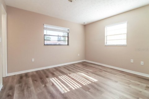 House in New Port Richey, Florida 2 bedrooms, 97.55 sq.m. № 2396456 - photo 13