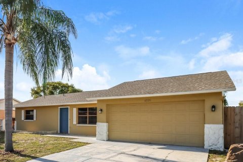 House in New Port Richey, Florida 2 bedrooms, 97.55 sq.m. № 2396456 - photo 3