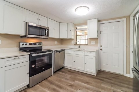 House in New Port Richey, Florida 2 bedrooms, 97.55 sq.m. № 2396456 - photo 8