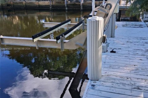 House in Pompano Beach, Florida 2 bedrooms, 142.7 sq.m. № 2001006 - photo 7