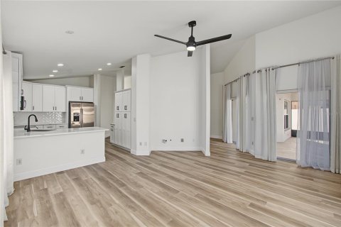 Villa ou maison à vendre à Orlando, Floride: 3 chambres, 165.46 m2 № 2431022 - photo 10
