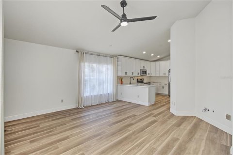 Villa ou maison à vendre à Orlando, Floride: 3 chambres, 165.46 m2 № 2431022 - photo 9
