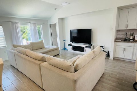 Villa ou maison à vendre à Kissimmee, Floride: 4 chambres, 166.67 m2 № 2225360 - photo 10