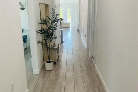 Villa ou maison à vendre à Kissimmee, Floride: 4 chambres, 166.67 m2 № 2225360 - photo 3