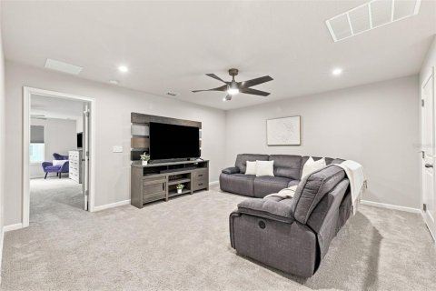 Townhouse in Lutz, Florida 3 bedrooms, 208.38 sq.m. № 2354815 - photo 9