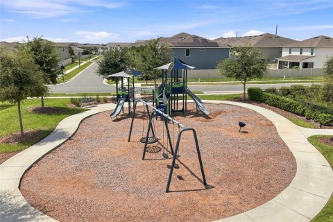Townhouse in Lutz, Florida 3 bedrooms, 208.38 sq.m. № 2354815 - photo 23