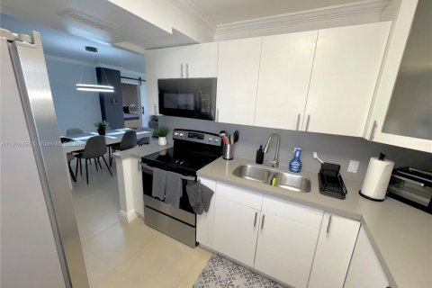 Купить кондоминиум в Авентура, Флорида 2 спальни, 92.34м2, № 2012840 - фото 26