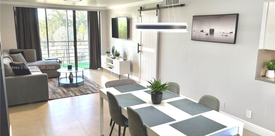 Кондоминиум с 2 спальнями в Авентура, Флорида № 2012840