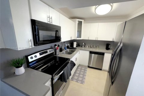 Купить кондоминиум в Авентура, Флорида 2 спальни, 92.34м2, № 2012840 - фото 25