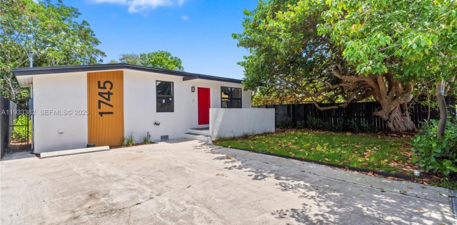 Дом в Майами-Гарденс, Флорида 2 спальни, 95.22м2 № 2035095