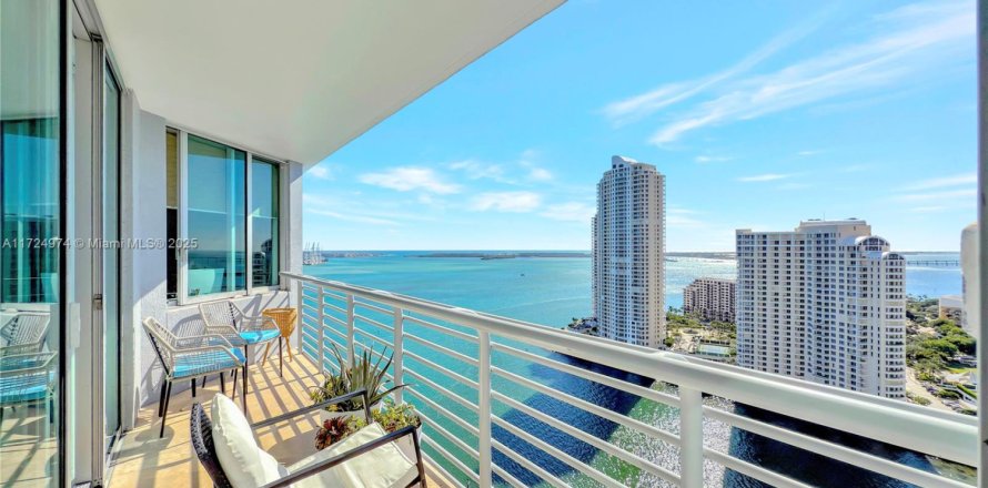 Condominio en Miami, Florida, 2 dormitorios  № 1811791