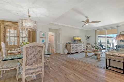 Condo in Sarasota, Florida, 2 bedrooms  № 2325035 - photo 9
