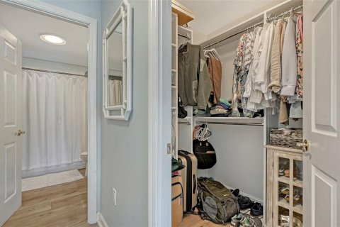 Condo in Sarasota, Florida, 2 bedrooms  № 2325035 - photo 24