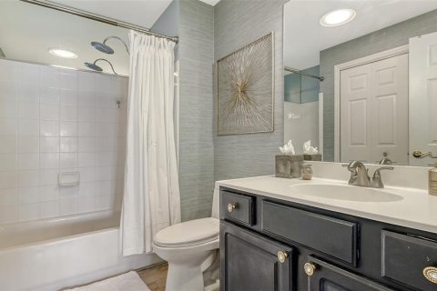 Condo in Sarasota, Florida, 2 bedrooms  № 2325035 - photo 25