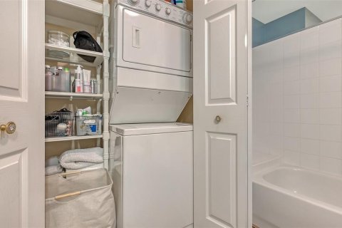 Condo in Sarasota, Florida, 2 bedrooms  № 2325035 - photo 30