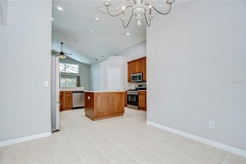 House in Fish Hawk, Florida 4 bedrooms, 239.78 sq.m. № 1812886 - photo 9