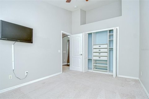 House in Fish Hawk, Florida 4 bedrooms, 239.78 sq.m. № 1812886 - photo 19