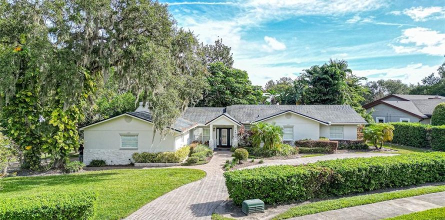 House in Winter Park, Florida 4 bedrooms, 214.6 sq.m. № 1521970