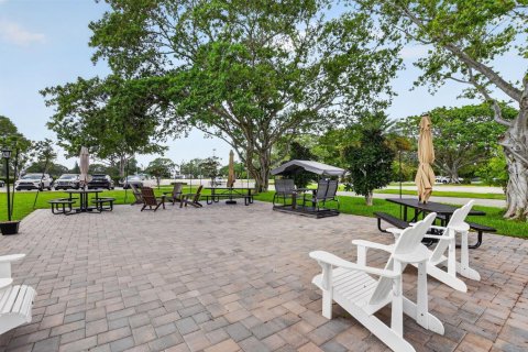 Condo in Deerfield Beach, Florida, 1 bedroom № 2173059 - photo 22