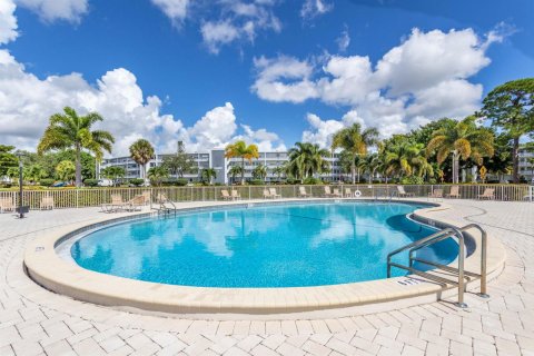 Condo in Deerfield Beach, Florida, 1 bedroom № 2173059 - photo 26