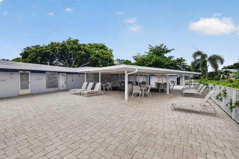 Condo in Deerfield Beach, Florida, 1 bedroom № 2173059 - photo 24