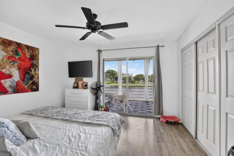 Condo in Deerfield Beach, Florida, 1 bedroom № 2173059 - photo 13
