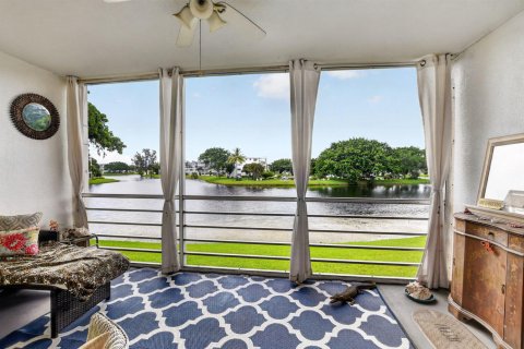 Condo in Deerfield Beach, Florida, 1 bedroom № 2173059 - photo 17