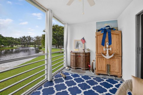 Condo in Deerfield Beach, Florida, 1 bedroom № 2173059 - photo 19