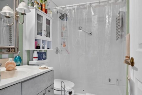 Condo in Deerfield Beach, Florida, 1 bedroom № 2173059 - photo 16