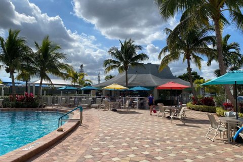 Condo in Deerfield Beach, Florida, 1 bedroom № 2173059 - photo 29