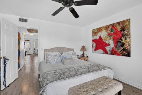 Condo in Deerfield Beach, Florida, 1 bedroom № 2173059 - photo 14