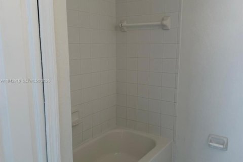 Copropriété à louer à Homestead, Floride: 3 chambres, 98.48 m2 № 1999233 - photo 6