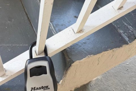 Copropriété à louer à Homestead, Floride: 3 chambres, 98.48 m2 № 1999233 - photo 3