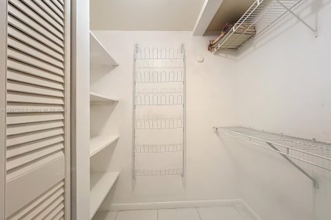 Condo in Lake Worth, Florida, 3 bedrooms  № 1867410 - photo 17