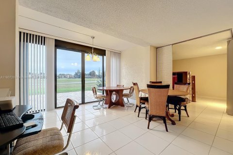 Condo in Lake Worth, Florida, 3 bedrooms  № 1867410 - photo 10