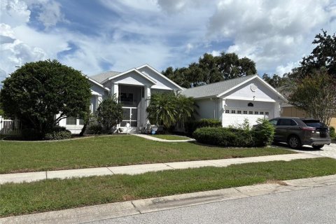 House in New Port Richey, Florida 3 bedrooms, 261.43 sq.m. № 1854167 - photo 1