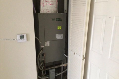 Copropriété à louer à Hallandale Beach, Floride: 2 chambres, 110.55 m2 № 1983387 - photo 29