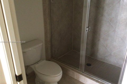 Copropriété à louer à Hallandale Beach, Floride: 2 chambres, 110.55 m2 № 1983387 - photo 27