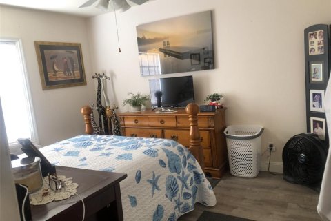 Condo in Saint Petersburg, Florida, 1 bedroom  № 1602937 - photo 11