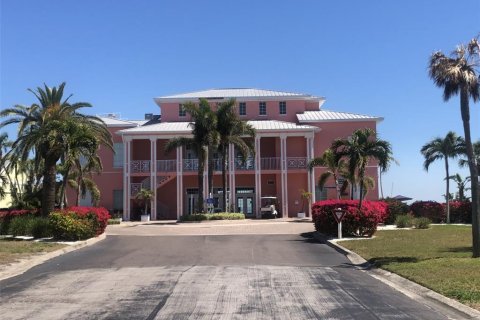Condo in Saint Petersburg, Florida, 1 bedroom  № 1602937 - photo 13