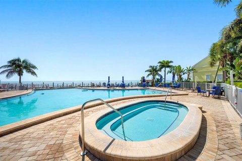Condo in Saint Petersburg, Florida, 1 bedroom  № 1602937 - photo 15