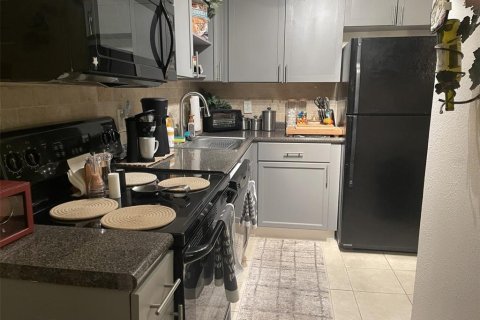 Condo in Saint Petersburg, Florida, 1 bedroom  № 1602937 - photo 9