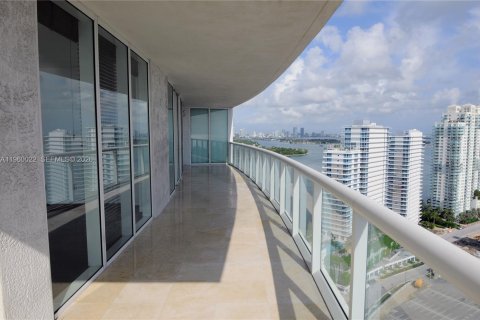 Copropriété à louer à Miami Beach, Floride: 2 chambres, 127.28 m2 № 2020279 - photo 2