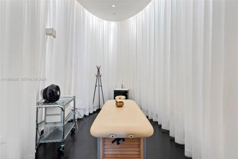 Copropriété à louer à Miami Beach, Floride: 2 chambres, 127.28 m2 № 2020279 - photo 22
