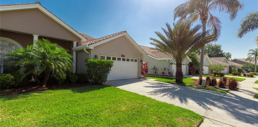 House in Palm Harbor, Florida 3 bedrooms, 173.73 sq.m. № 1781322