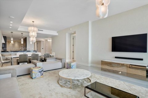 Condominio en alquiler en Sunny Isles Beach, Florida, 4 dormitorios, 305.37 m2 № 1977562 - foto 12