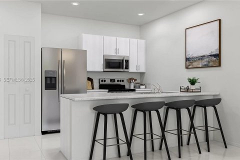 Condo in Miami, Florida, 3 bedrooms  № 2401324 - photo 2
